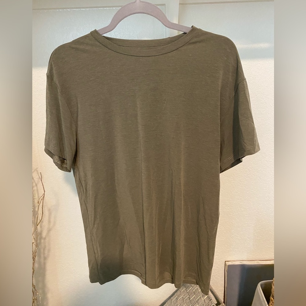 Men’s T shirt - size M